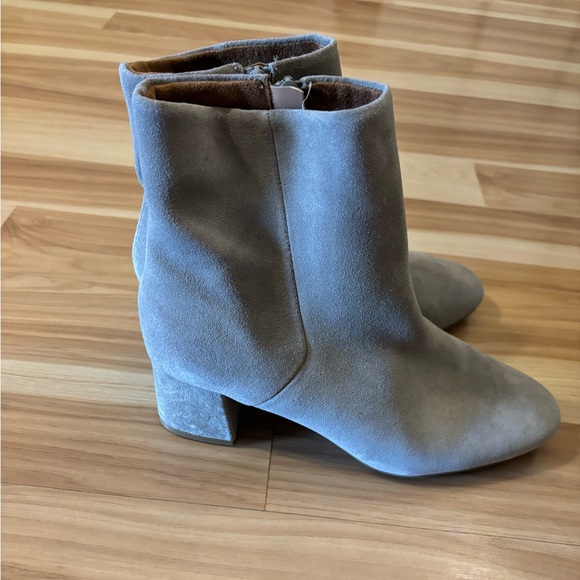 Blondo Women's Alida Waterproof Suede Ankle Bootie in Fallen Rock Gray Size 10 - Picture 7 of 15